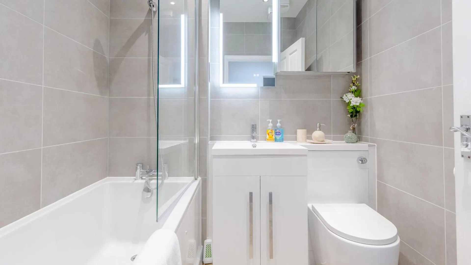 Inviting & Spacious 3Bd Flat - Shadwell London