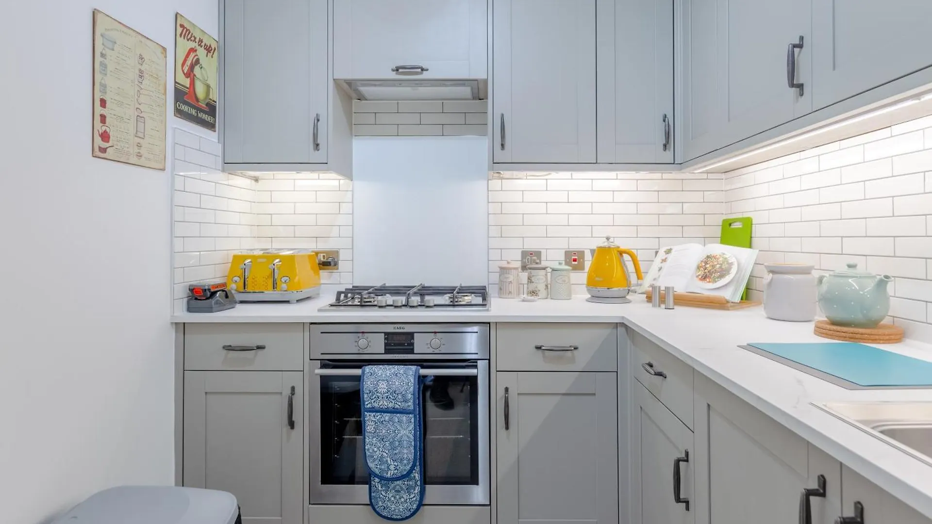 Inviting & Spacious 3Bd Flat - Shadwell London 0*,  United Kingdom