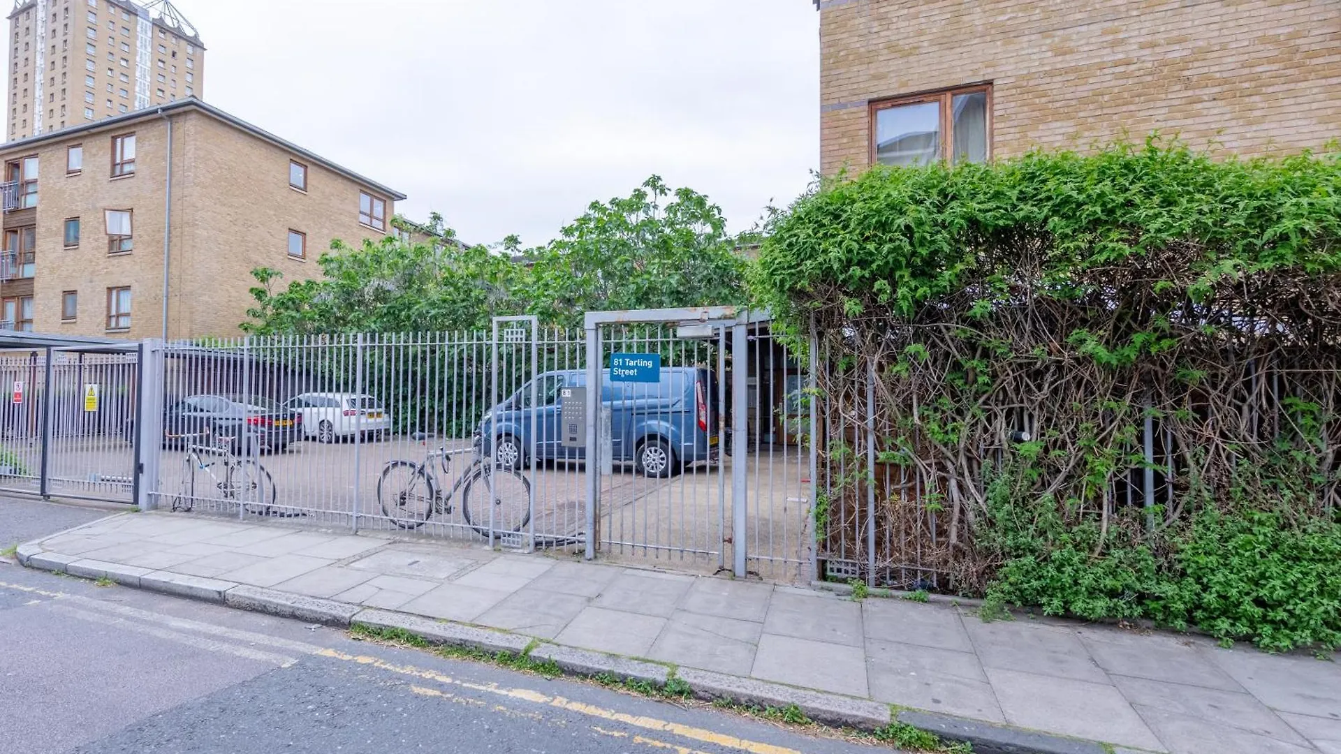 Inviting & Spacious 3Bd Flat - Shadwell London 0*,