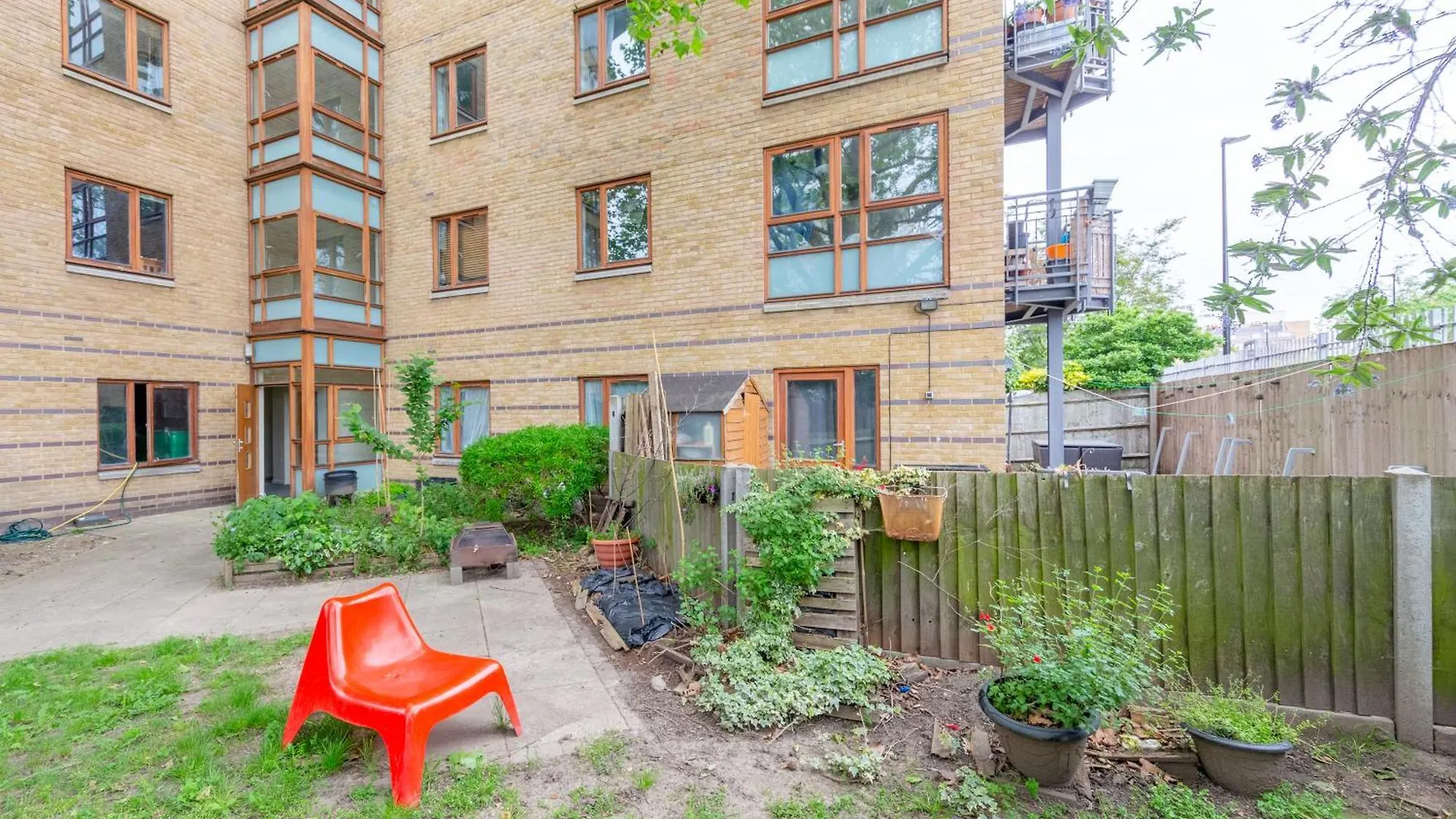 Inviting & Spacious 3Bd Flat - Shadwell London 0*,
